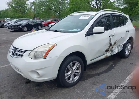 2013 Nissan Rogue Sv z USA, uszkodzony, nr VIN JN8AS5MV4DW117105